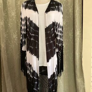 Torrid. Cover up / shawl-like.